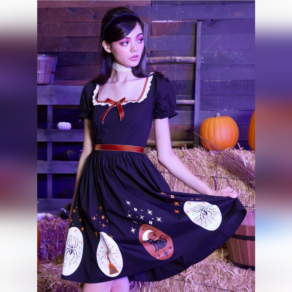 Her Universe Disney Hocus Pocus Dress